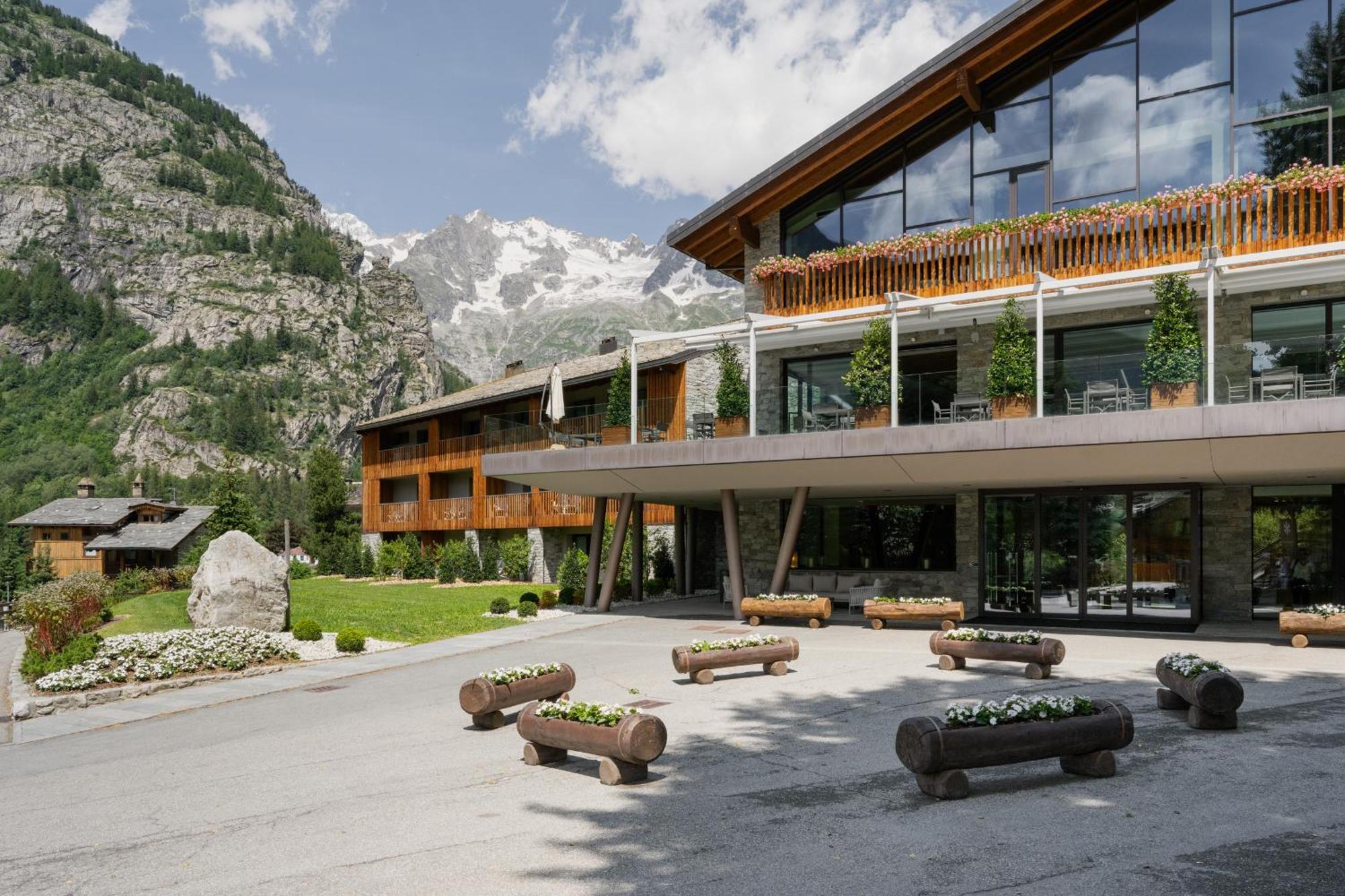 Grand Hotel Courmayeur Mont Blanc, By R Collection Hotels Exterior foto